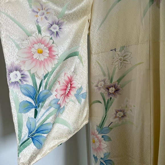 Vintage yellow Japanese silk kimono haori robe jacket with hand painted flowers - Picture 6 of 8